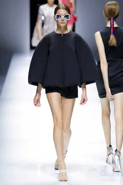 Look 24
